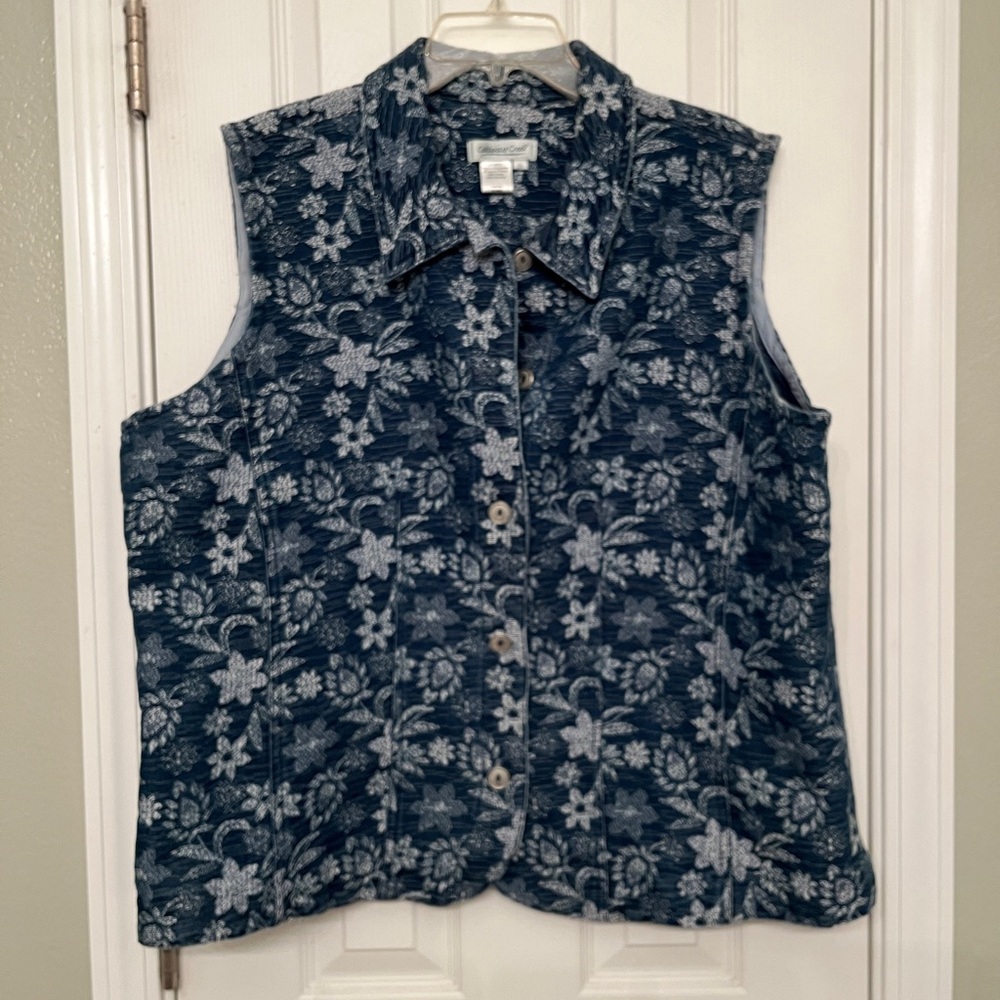 Cold water Creek blue and white Vest 2X